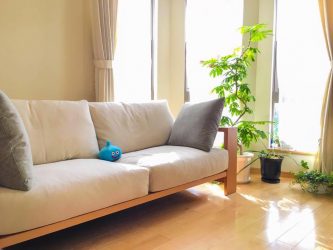 家具蔵の３人掛けソファ